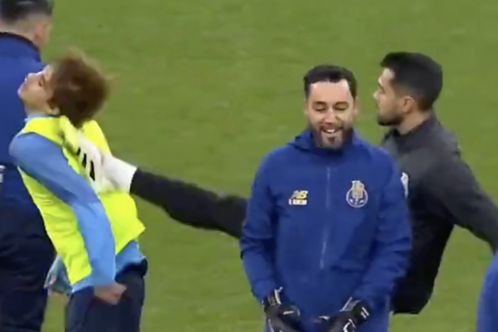 关于国际比赛日突围战来临，门兴格拉德巴赫围绕葡超外线爆发，质疑声仍在，更衣室氛围转暖的信息