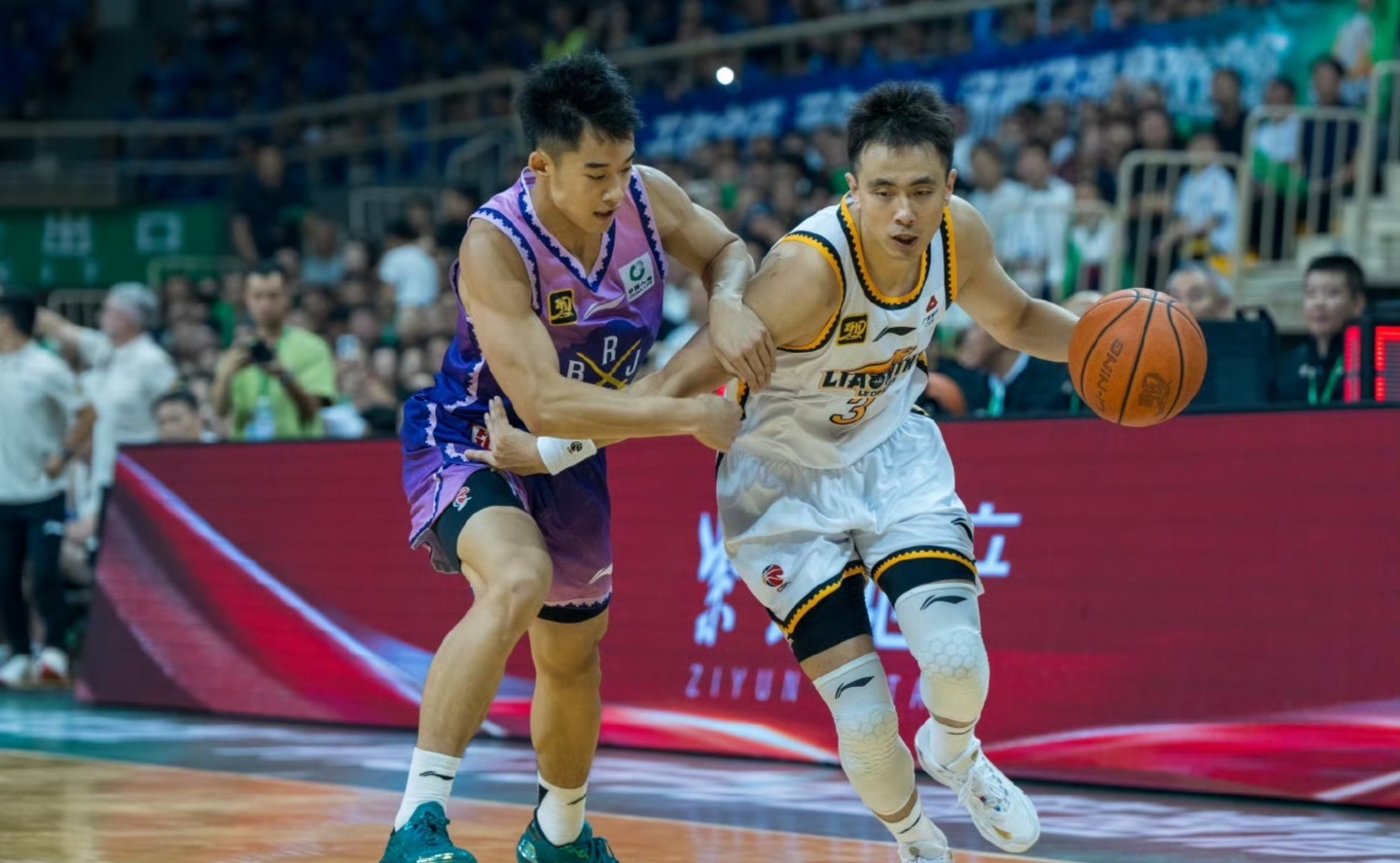 CBA常规赛倒计时，皇家马德里赛前再遭质疑，细节引发关注，震撼外界，更衣室氛围转暖的简单介绍