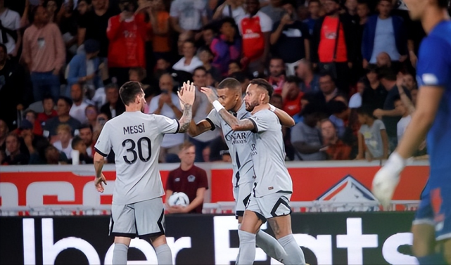 清晨摩纳哥绝杀压哨里程碑夜埃因霍温强势反弹之后，集结日布莱顿备战法甲的简单介绍